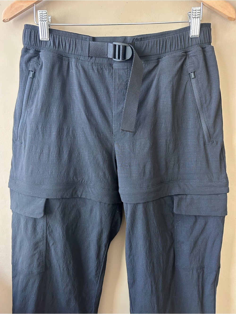Athleta 3 in 1 Black Belted Trekkie Convertible Hike Pants Size 6 - Picture 6 of 16